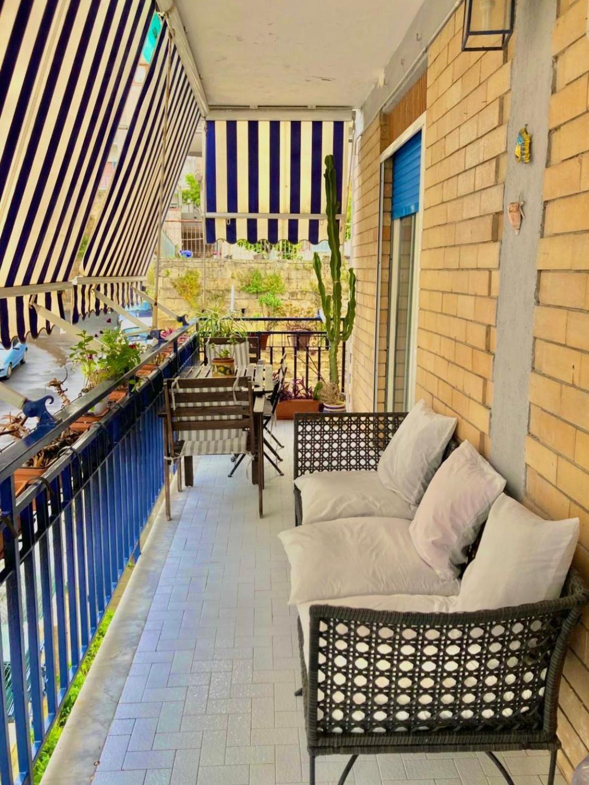 Benito'S Place Apartment Баколи Екстериор снимка